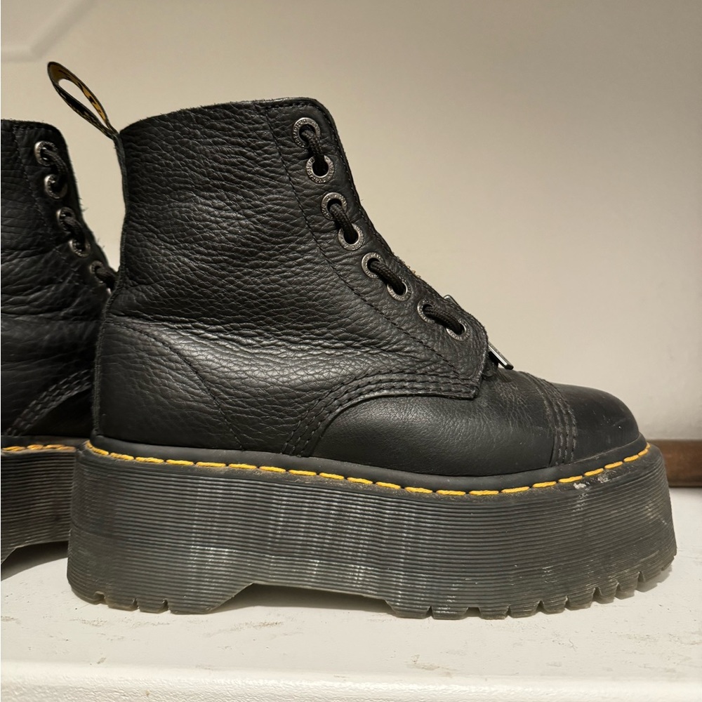 Dr Martens Sinclair Max zip up